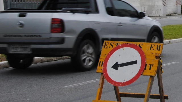 Obras interditam vias em duas regiões da cidade