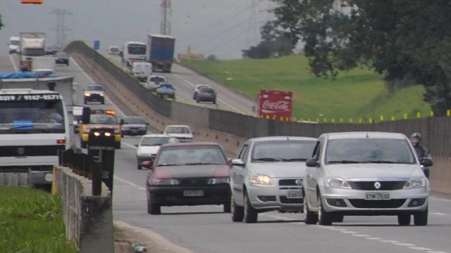 Rodovias devem ter movimento intenso no feriado