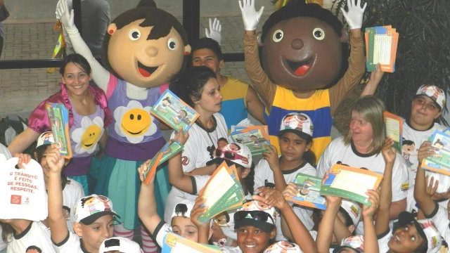 Alunos de escolas públicas pedem paz no trânsito 