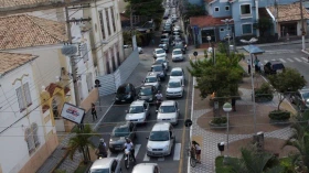 Obras de recapeamento geram congestionamento na região central