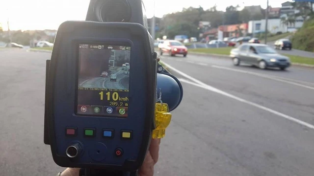 Vias da cidade recebem radares móveis