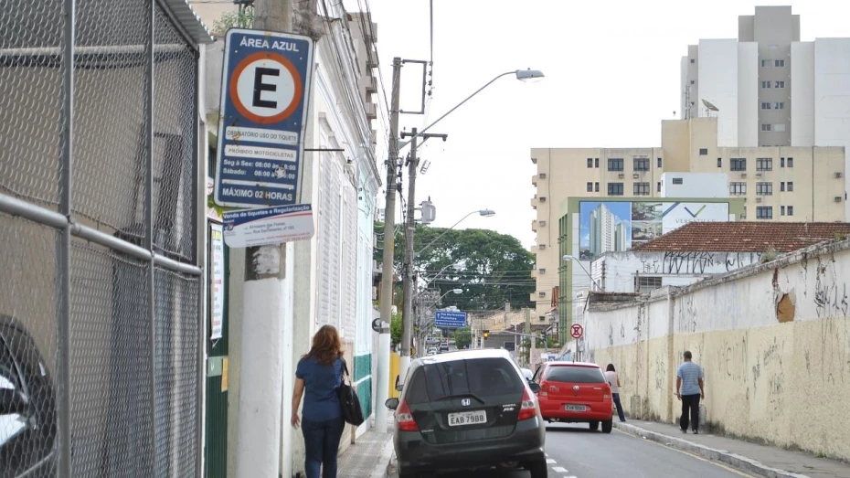 Retorno da Zona Azul é adiado mais uma vez Retorno da Zona Azul é adiado mais uma vez