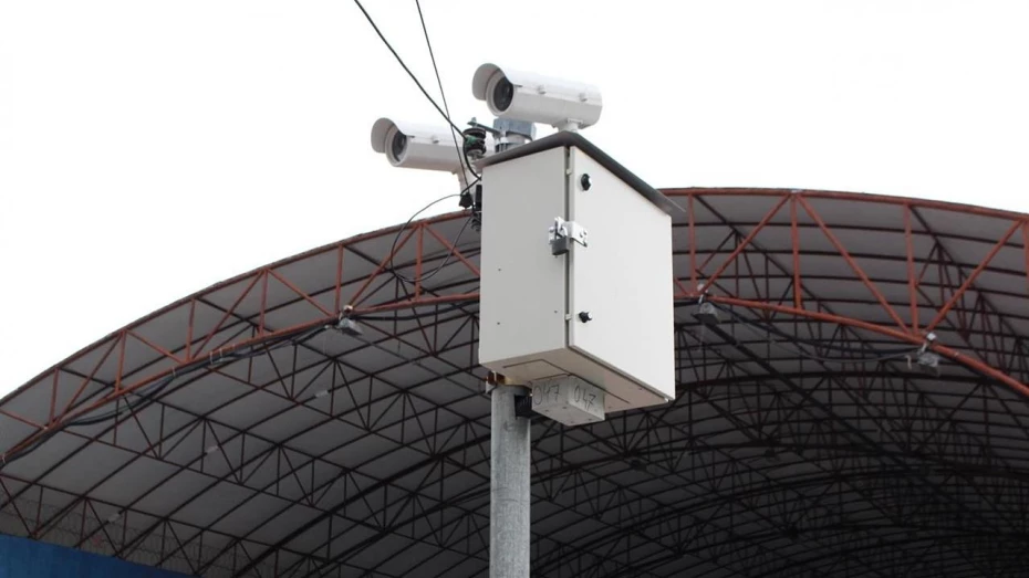 Avenidas e ruas da cidade recebem radar móvel Avenidas e ruas da cidade recebem radar móvel