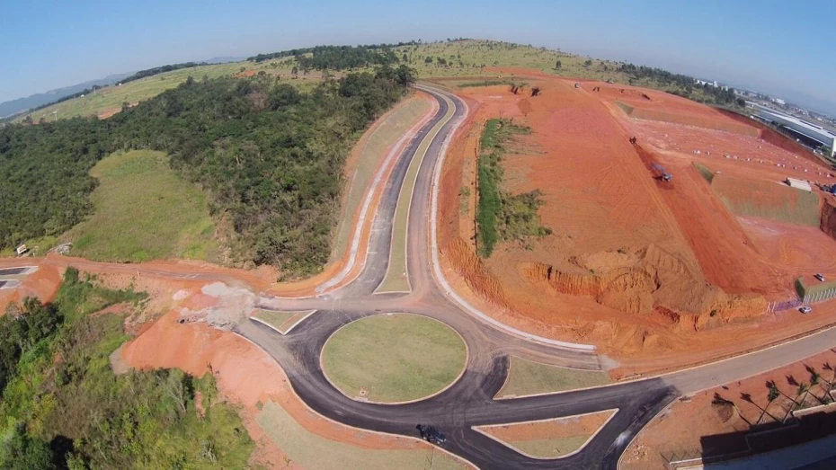 Prefeitura prolonga mais de 3km Prefeitura prolonga mais de 3km