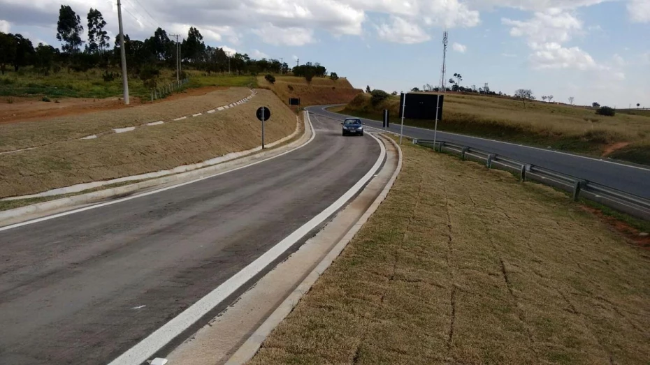 Ligação entre Rodovia Carvalho Pinto e zona sul da cidade é liberada Ligação entre Rodovia Carvalho Pinto e zona sul da cidade é liberada
