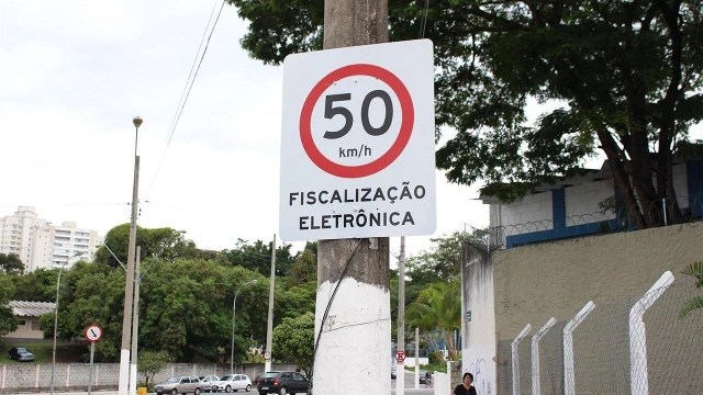 Radar móvel: Prefeitura divulga vias que recebem fiscalização