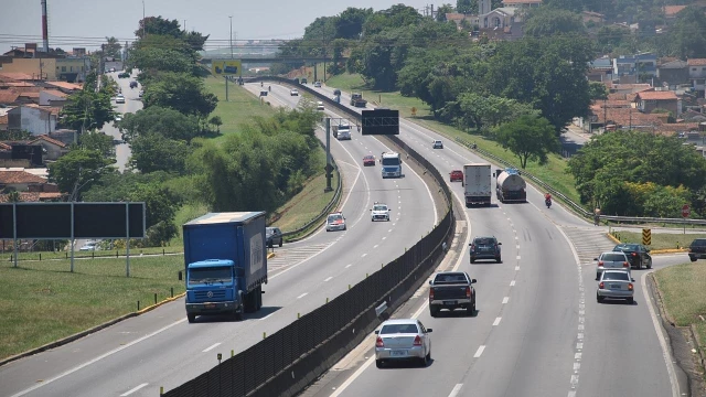 Empresa orienta para trânsito intenso na Via Dutra durante feriado