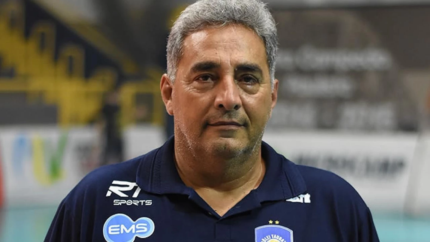 Taubaté faz primeira partida sob comando de Ricardo Navajas