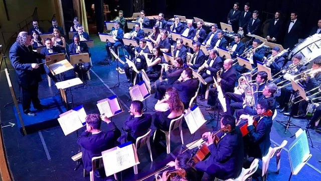Banda Sinfônica realiza concerto de Carnaval no Teatro Metrópole