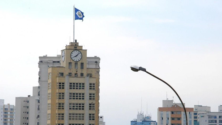 Sexta-feira deve ser de sol entre nuvens em Taubaté Sexta-feira deve ser de sol entre nuvens em Taubaté