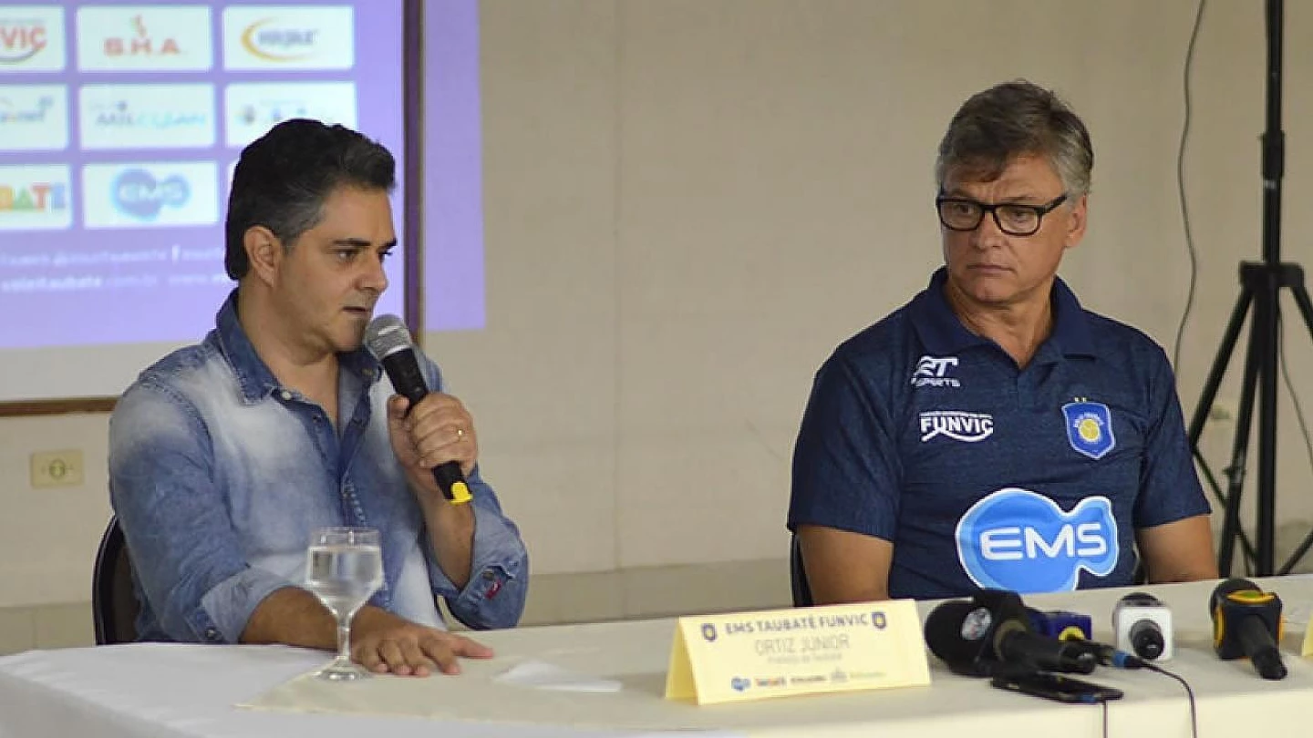 Renan Dal Zotto é apresentado oficialmente no Vôlei Taubaté