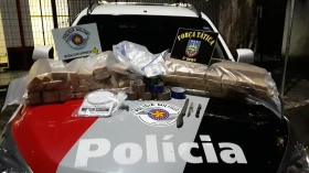 Casal é preso com mais de 50kg de drogas e dinheiro em Taubaté
