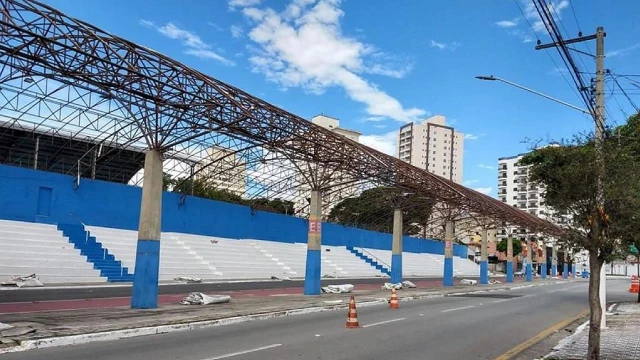 Cobertura da Avenida do Povo é substituída