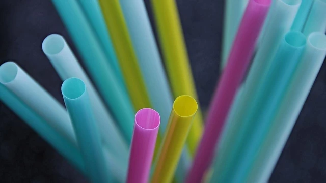 Projeto que proíbe uso de canudos plásticos segue para sanção do prefeito