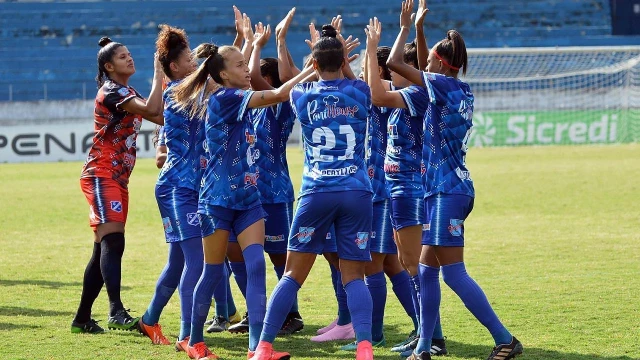 Taubaté vacila no fim e permite empate na estreia do Paulista feminino