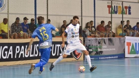 Taubaté Futsal e Botucatuense empatam em jogo de oito gols
