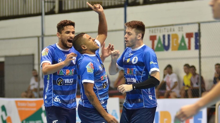 Taubaté goleia e mantém invencibilidade na Copa Paulista de Futsal Taubaté goleia e mantém invencibilidade na Copa Paulista de Futsal