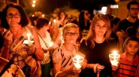 Paróquia Nossa Senhora Aparecida realiza procissão do fogaréu em Taubaté