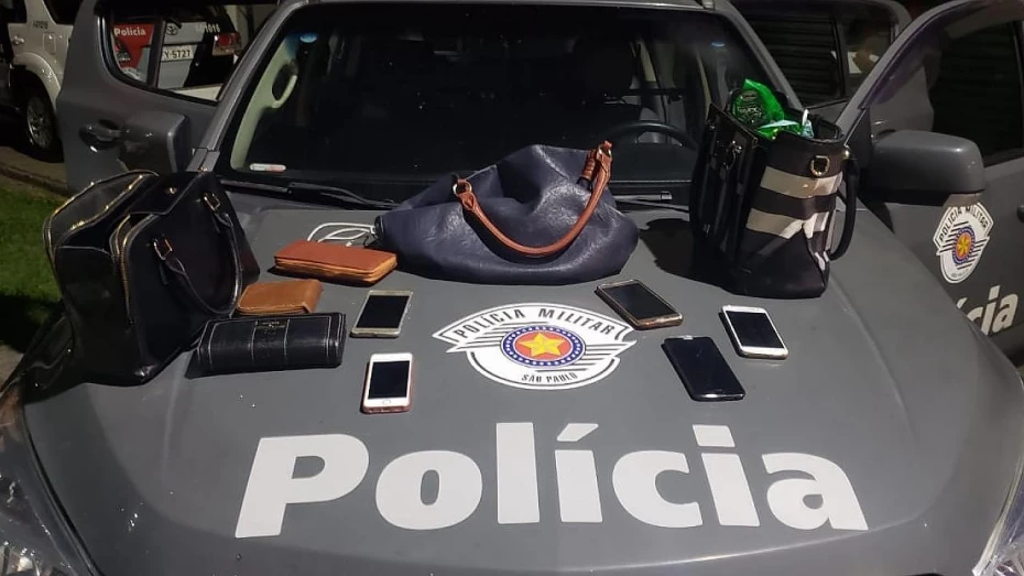 Trio é preso suspeito de cometer roubos em Taubaté e São José Trio é preso suspeito de cometer roubos em Taubaté e São José