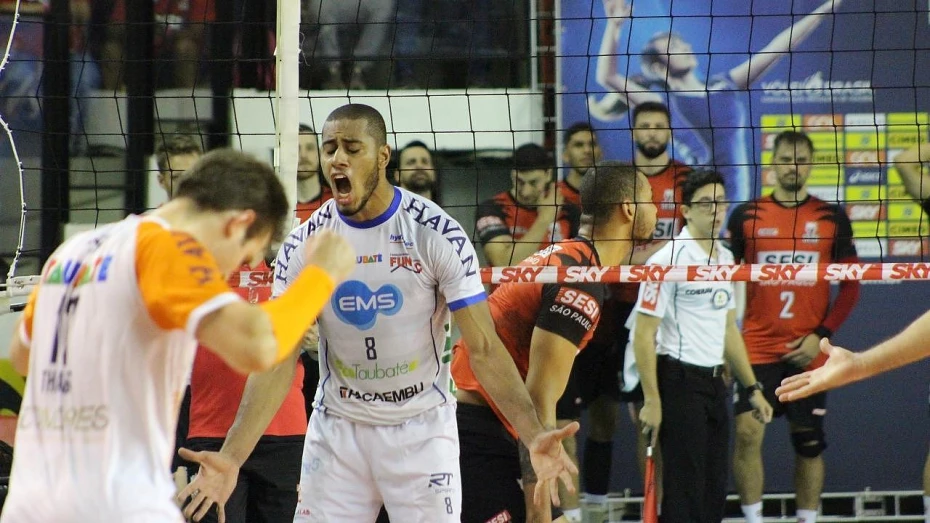 Taubaté abusa dos erros e perde primeiro jogo da final da Superliga Taubaté abusa dos erros e perde primeiro jogo da final da Superliga
