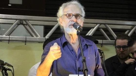 Renato Teixeira e Coletivo Música Taubateana se apresentam no Sesc Taubaté