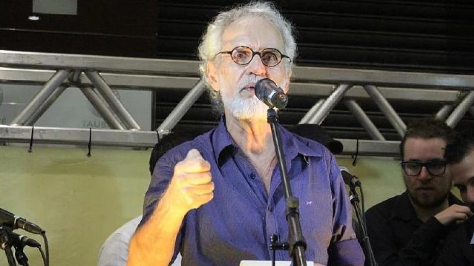 Renato Teixeira e Coletivo Música Taubateana se apresentam no Sesc Taubaté