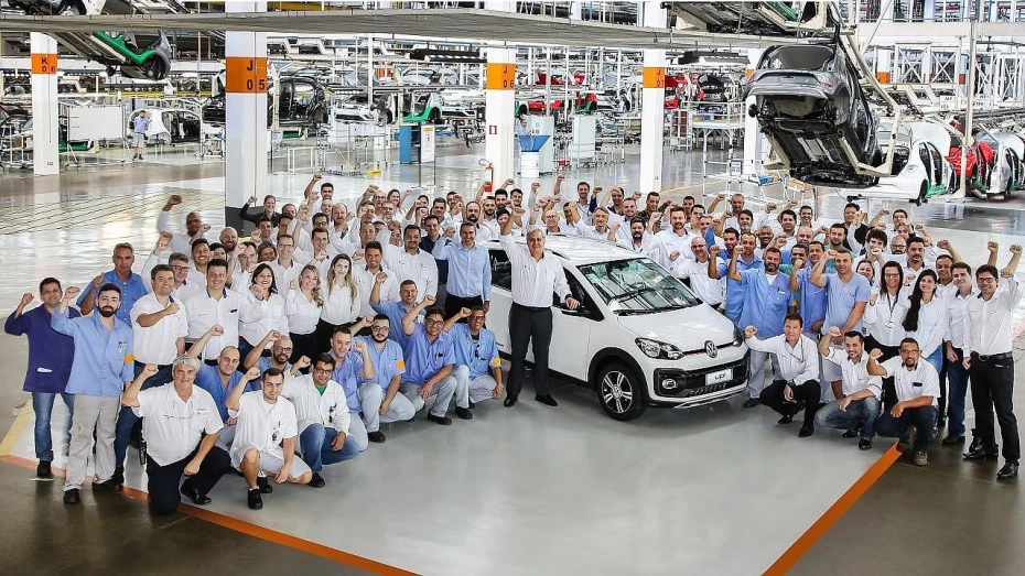 Volkswagen up! completa mais de 300 mil unidades fabricadas em Taubaté Volkswagen up! completa mais de 300 mil unidades fabricadas em Taubaté