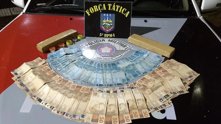 Jovem é preso com cocaína e mais de R$ 7 mil em Taubaté Jovem é preso com cocaína e mais de R$ 7 mil em Taubaté