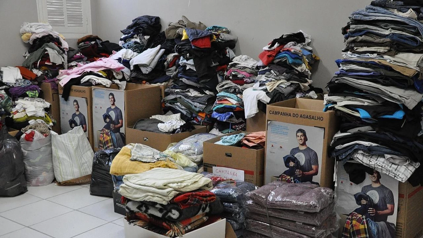 Sindicato realiza ação para arrecadar agasalhos em bairros de Taubaté