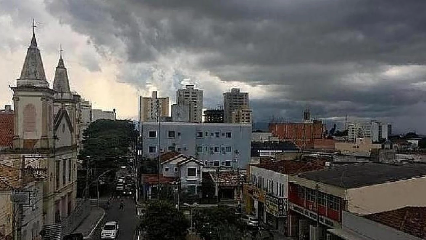 Semana tem início com chuva e temperaturas baixas em Taubaté