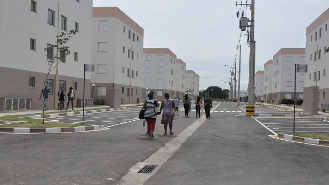 Prefeitura oferece cursos profissionalizantes em conjunto habitacional de Taubaté
