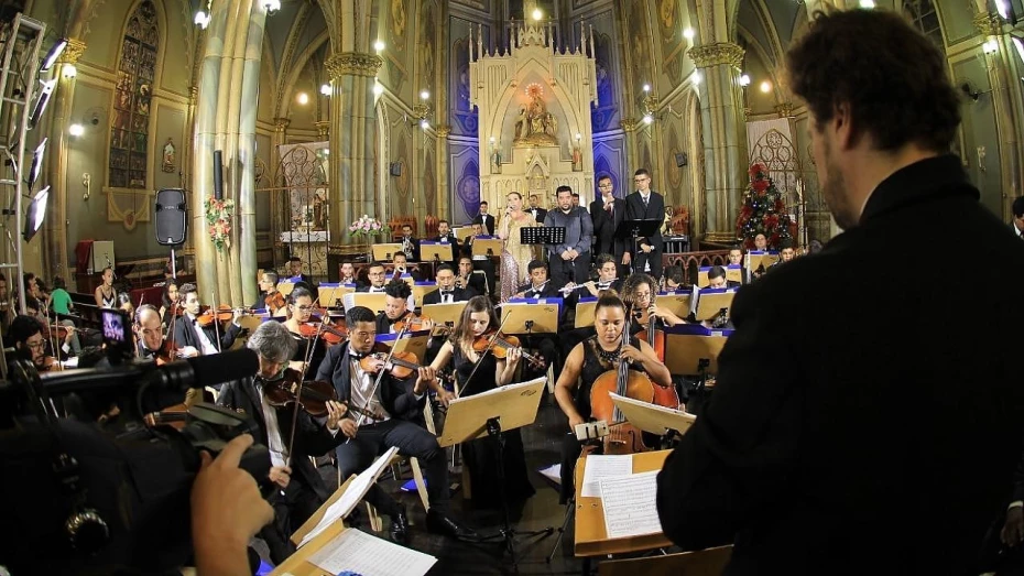 Famuta realiza apresentação em homenagem ao dia dos namorados em Taubaté Famuta realiza apresentação em homenagem ao dia dos namorados em Taubaté