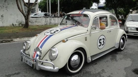 Exposição de carros antigos é destaque em shopping de Taubaté