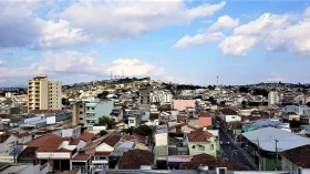 Semana tem início com sol entre poucas nuvens em Taubaté