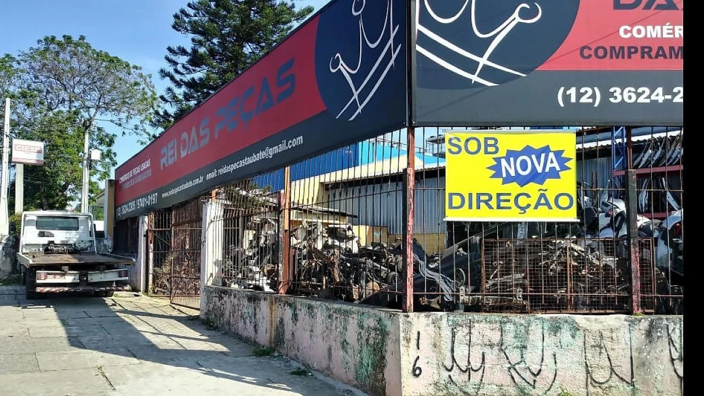 Polícia fecha desmanche ilegal e prende quatro pessoas em Taubaté