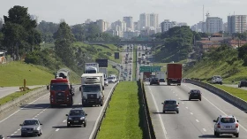 Via Dutra deve ter movimento de 500 mil veículos no feriado