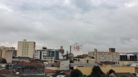 Frente fria chega e derruba temperaturas em toda região