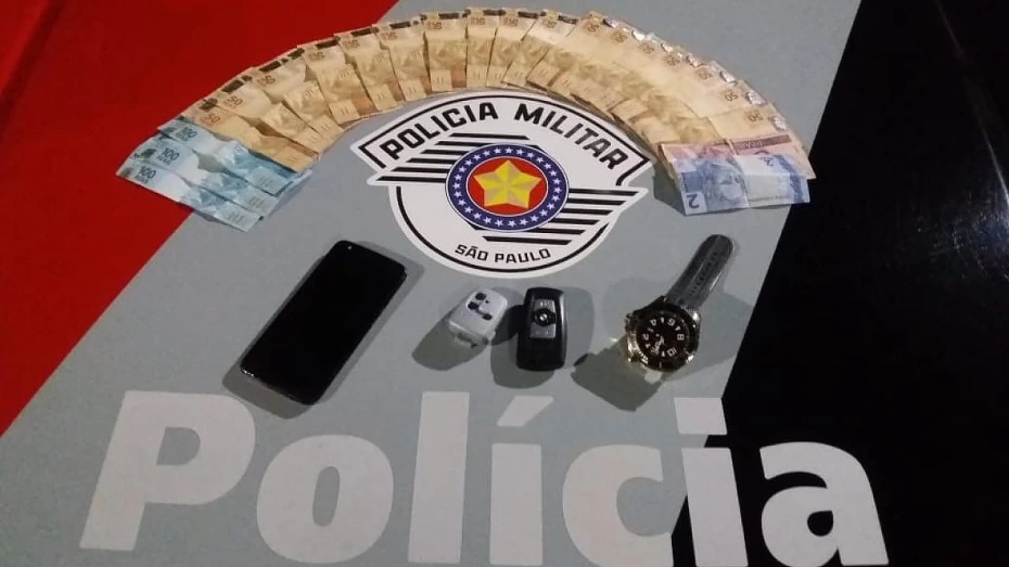 Jovem é preso em flagrante por roubo em residência no bairro Jardim Russi Jovem é preso em flagrante por roubo em residência no bairro Jardim Russi