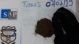 Mulheres são barradas tentando entrar com maconha no CDP de Taubaté