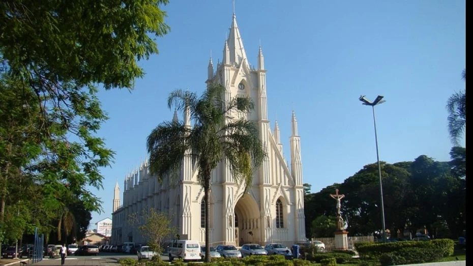 Espetáculo gratuito é atração na Praça Santa Terezinha, em Taubaté