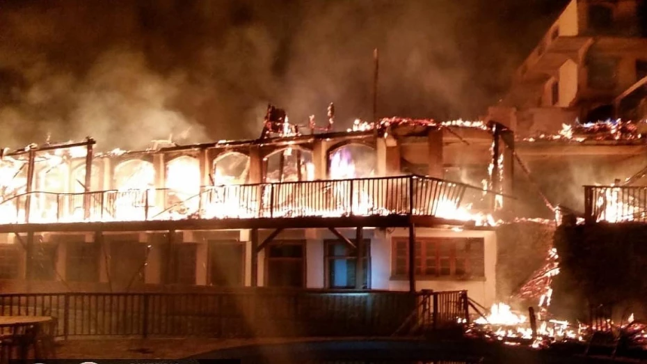 Hotel fica destruído após incêndio em Campos do Jordão