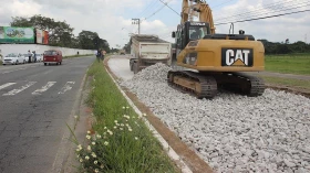 Trânsito na rodovia SP-62 é interditado em Taubaté Trânsito na rodovia SP-62 é interditado em Taubaté