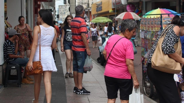 Horário do comércio na região é ampliado para vendas de Dia dos Pais