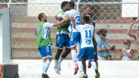 Taubaté quebra tabu na Rua Javari e conquista classificação na Copa Paulista