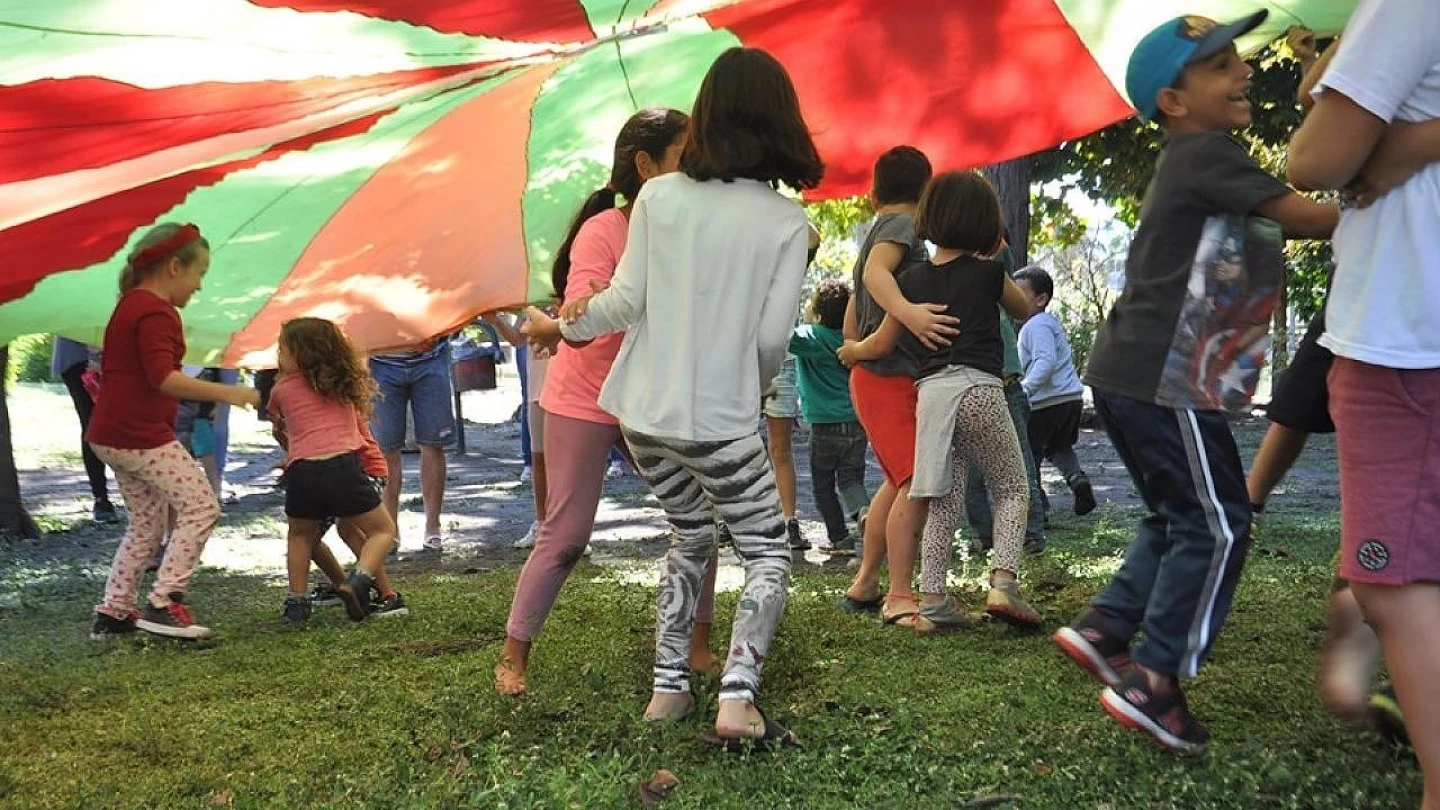 Projetos Lazer na Rua e Domingo no Parque acontecem neste fim de semana