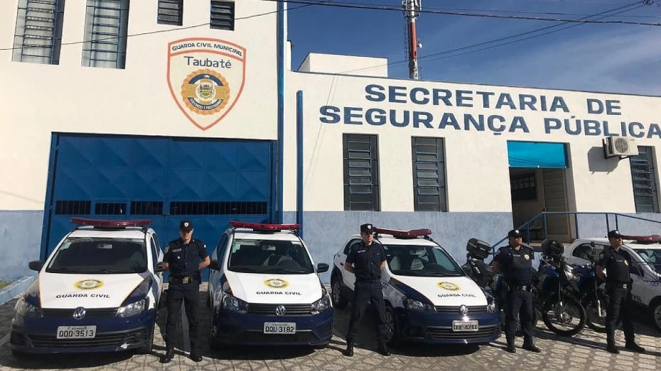 GCM inicia formação para armar guarda em Taubaté GCM inicia formação para armar guarda em Taubaté