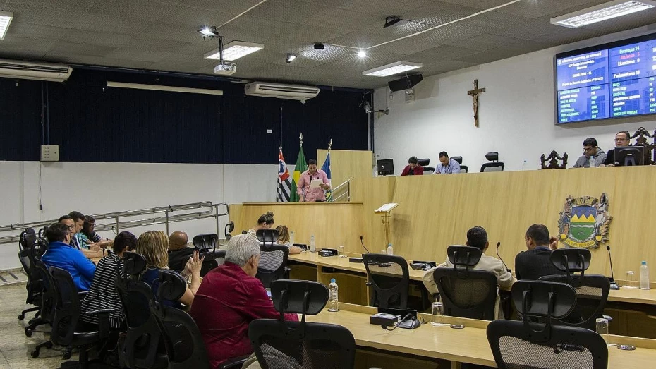 Vereadores aprovam projeto que proíbe nomeação de condenados por violência doméstica