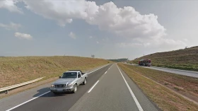 Trânsito na rodovia Carvalho Pinto é interditado em Taubaté  