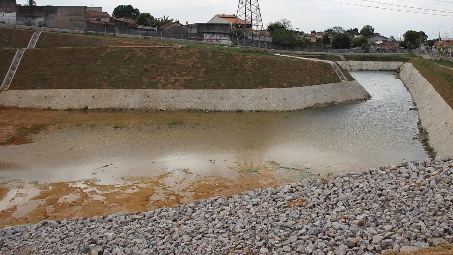 Prefeitura inaugura bacia de contenção no bairro Três Marias Prefeitura inaugura bacia de contenção no bairro Três Marias