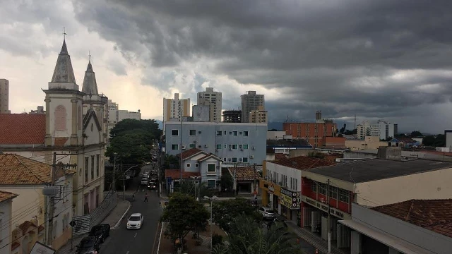 Quarta-feira com tempo encoberto e chance para chuva na região